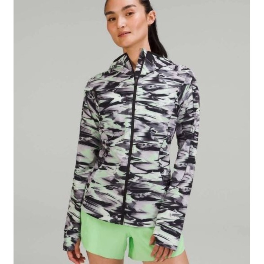 Lululemon Jacket Women's Size 6 Mist Over Windbreaker Camo Light Quick Dry